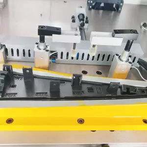 Máy hàn siêu âm đa đầu cho bộ phận ngoại thất ô tô